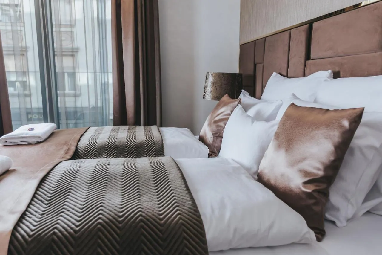 Emerald Luxury Downtown Apartment With Free Sauna & Gym 부다페스트 0*,  헝가리