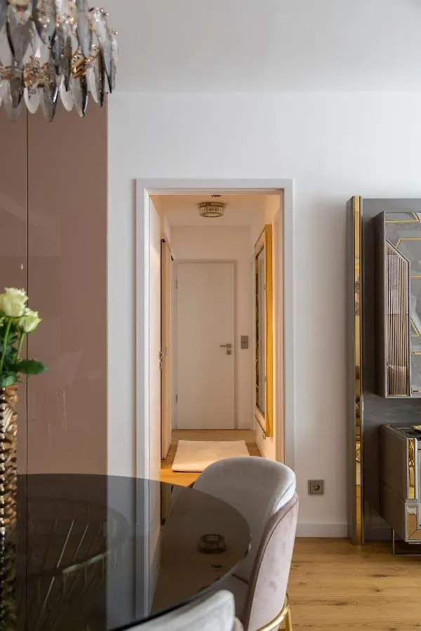 Emerald Luxury Downtown Apartment With Free Sauna & Gym 布达佩斯 公寓式酒店